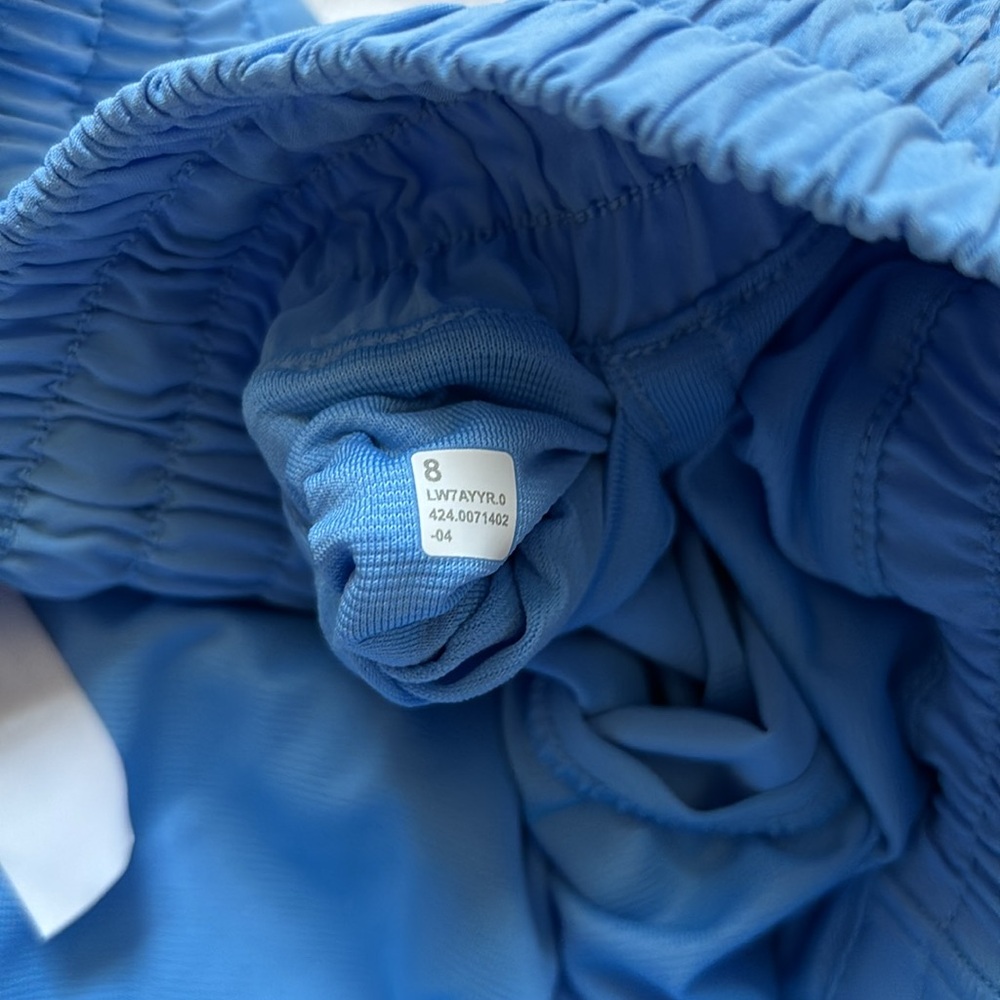 lululemon HOTTY HOT HR SHORTS 2.5” in AERO BLUE SZ 8 NWT - Picture 8 of 8